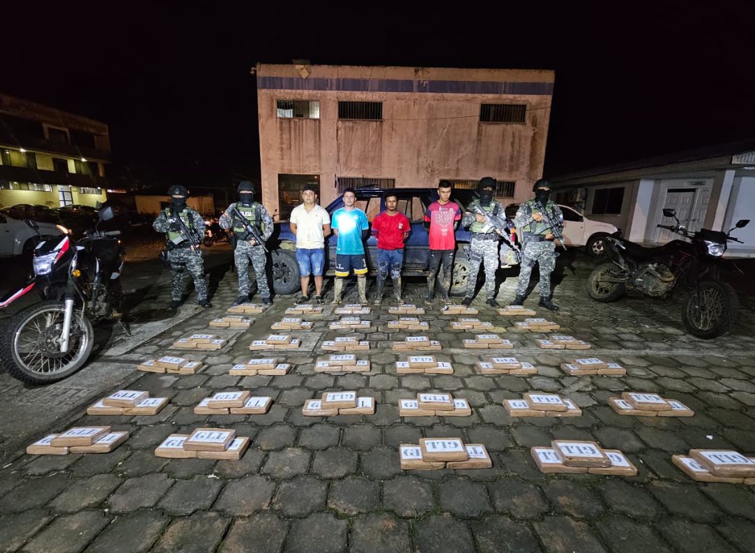 Policía de Ecuador incautó 105 bloques de droga en una zona fronteriza con Colombia