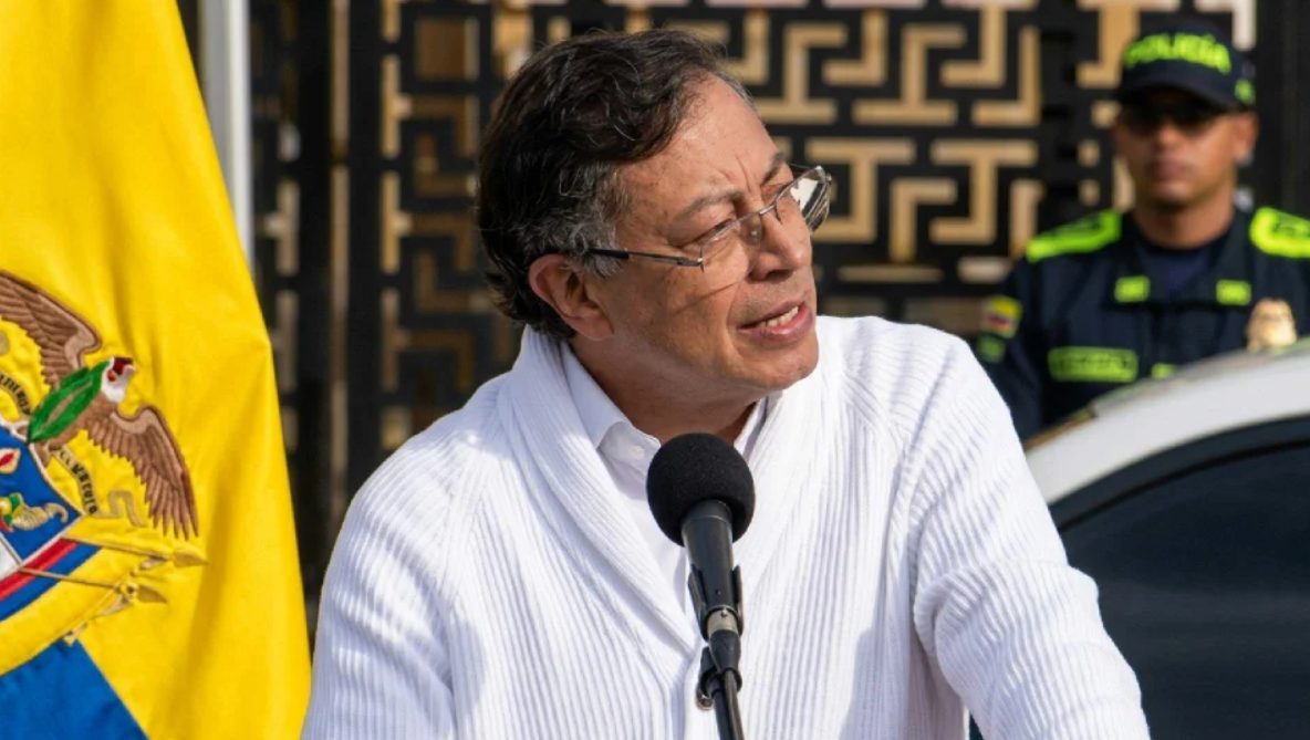 Gustavo Petro se anticipó a felicitar a su candida