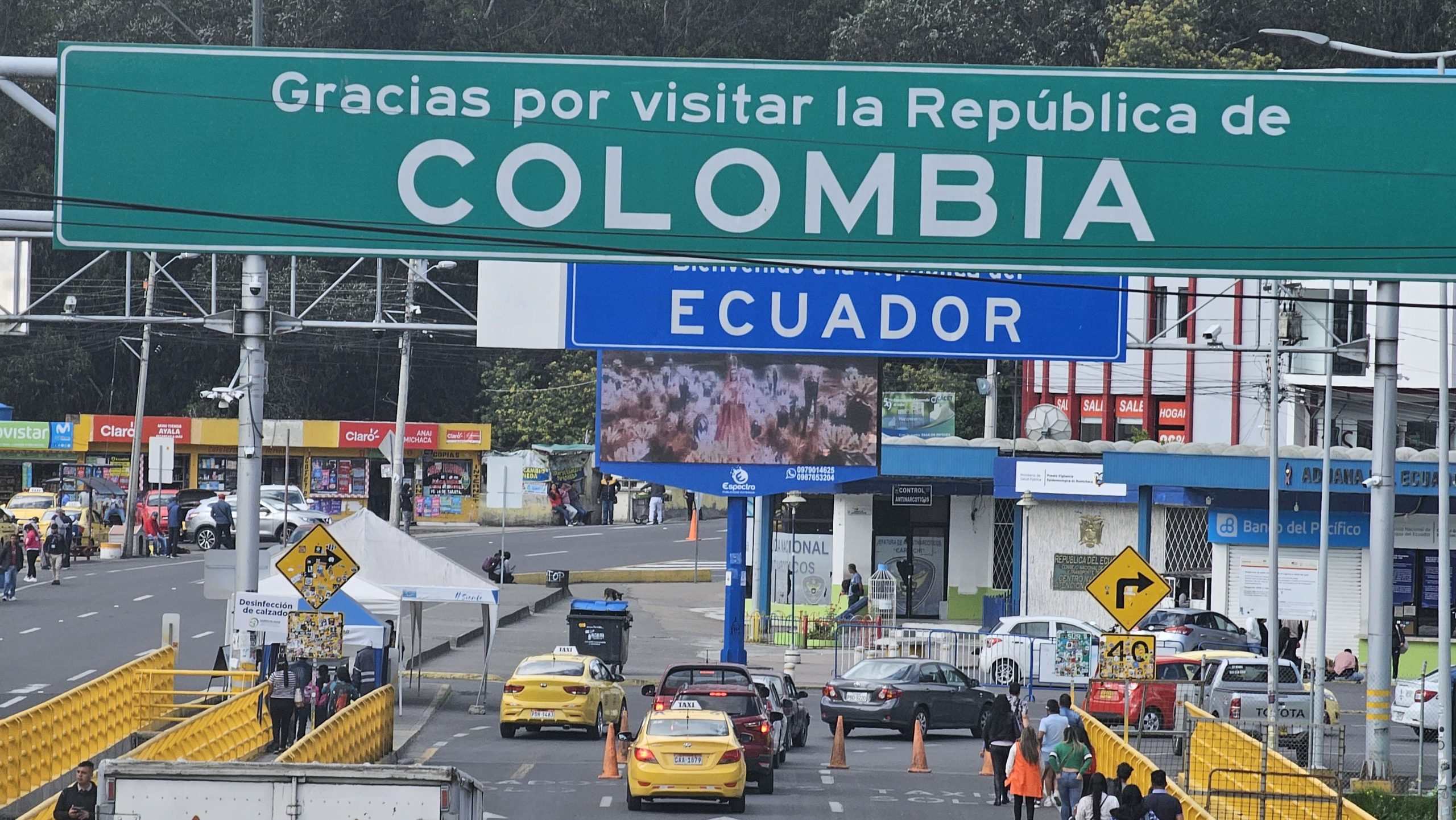 Ecuador impone aranceles de 100 % a importaciones colombianas a partir de este #1May