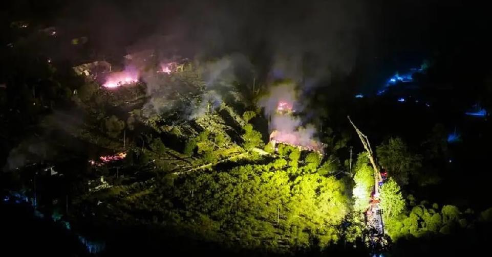 Suben a 26 los muertos por una explosión en una fábrica de fuegos artificiales en China (VIDEO)