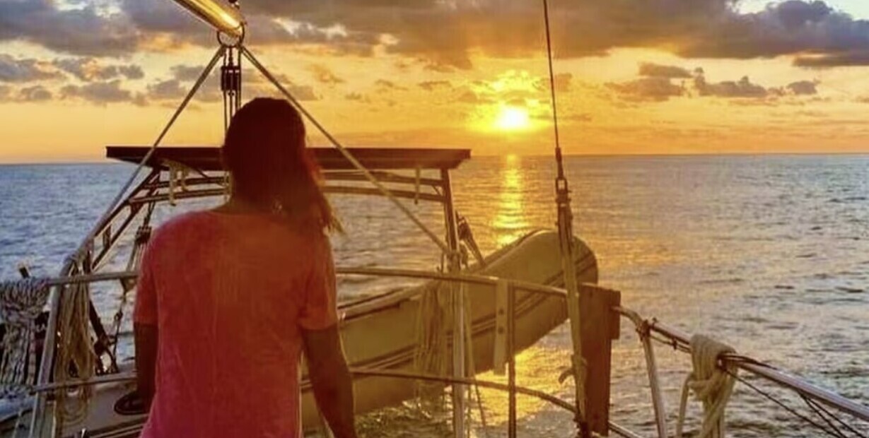 La psicoterapeuta que dejó todo para vivir en un velero en Florida