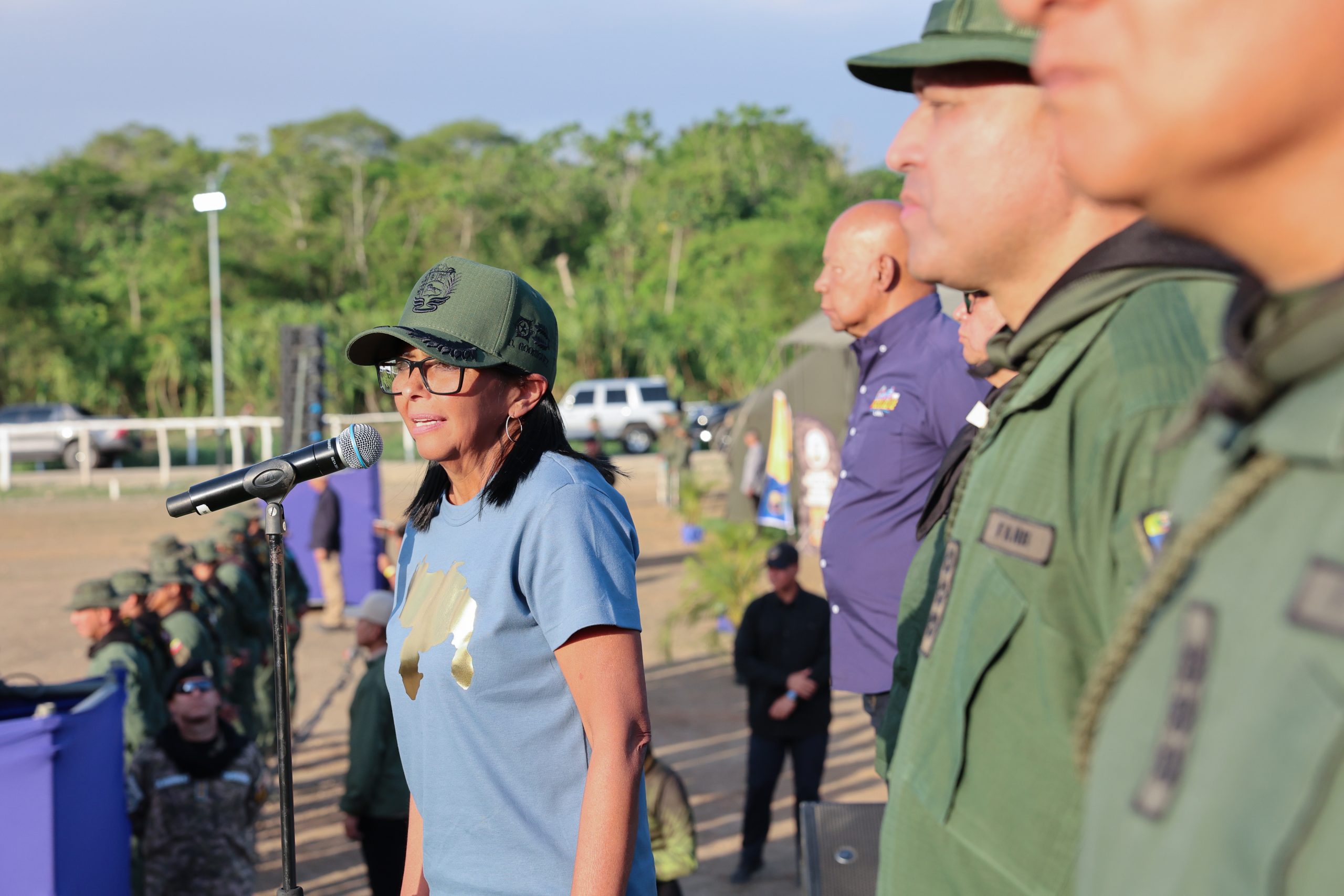 Mientras Venezuela exige respuestas por Víctor Quero, Delcy Rodríguez se pasea por el Fuerte Terepaima (VIDEO)