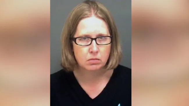 Mujer contrató a un sicario para matar al padre de su hijo en Alabama y recibió cadena perpetua