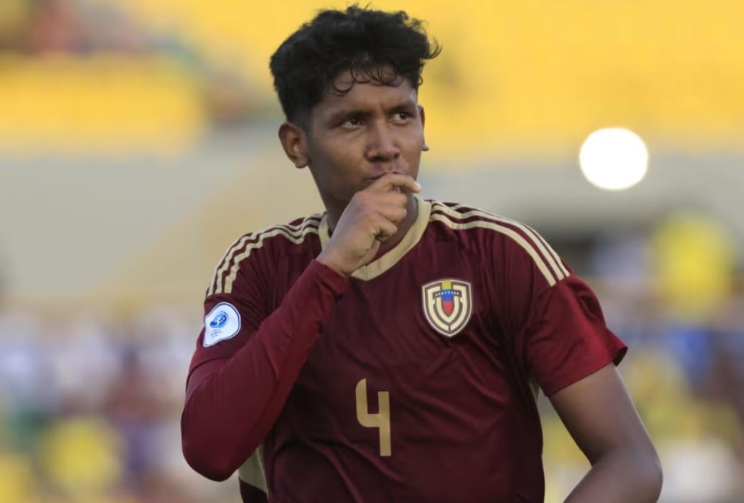 El gigante de Europa que quiere fichar a una joya venezolana