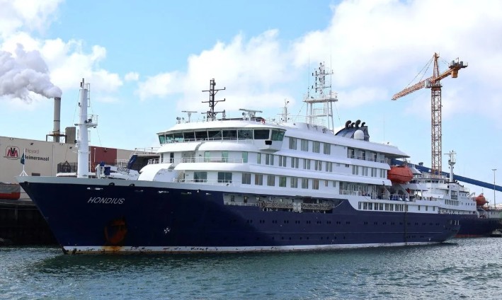 Filipinos, británicos, estadounidenses y españoles entre los más numerosos en el barco con hantavirus