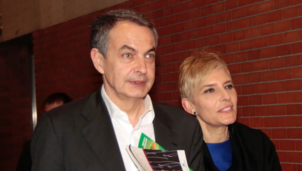 La mujer de Zapatero comparte con él una cuenta que ingresó 1,5 millones entre 2020 y 2025