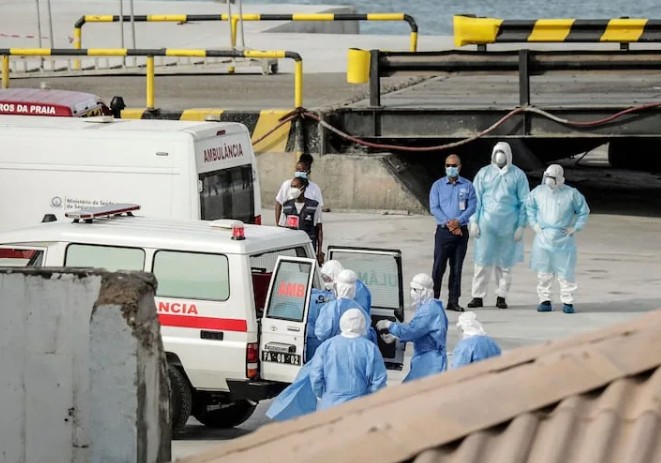Un paciente de hantavirus abandona la isla española de Gran Canaria en un segundo avión
