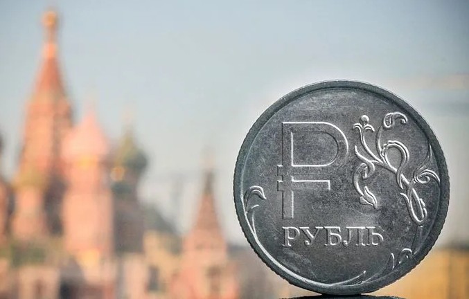 Mujer compra un palacio en Bielorrusia por 33 dólares