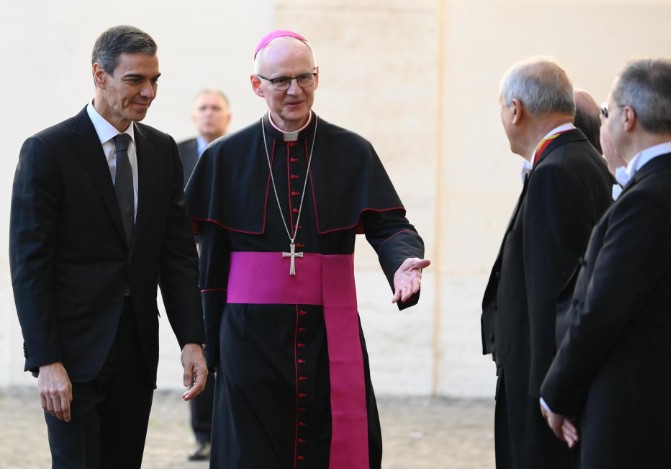 Pedro Sánchez y el papa León XIV abordaron la necesidad de diálogo entre Iglesia, Gobierno y la sociedad