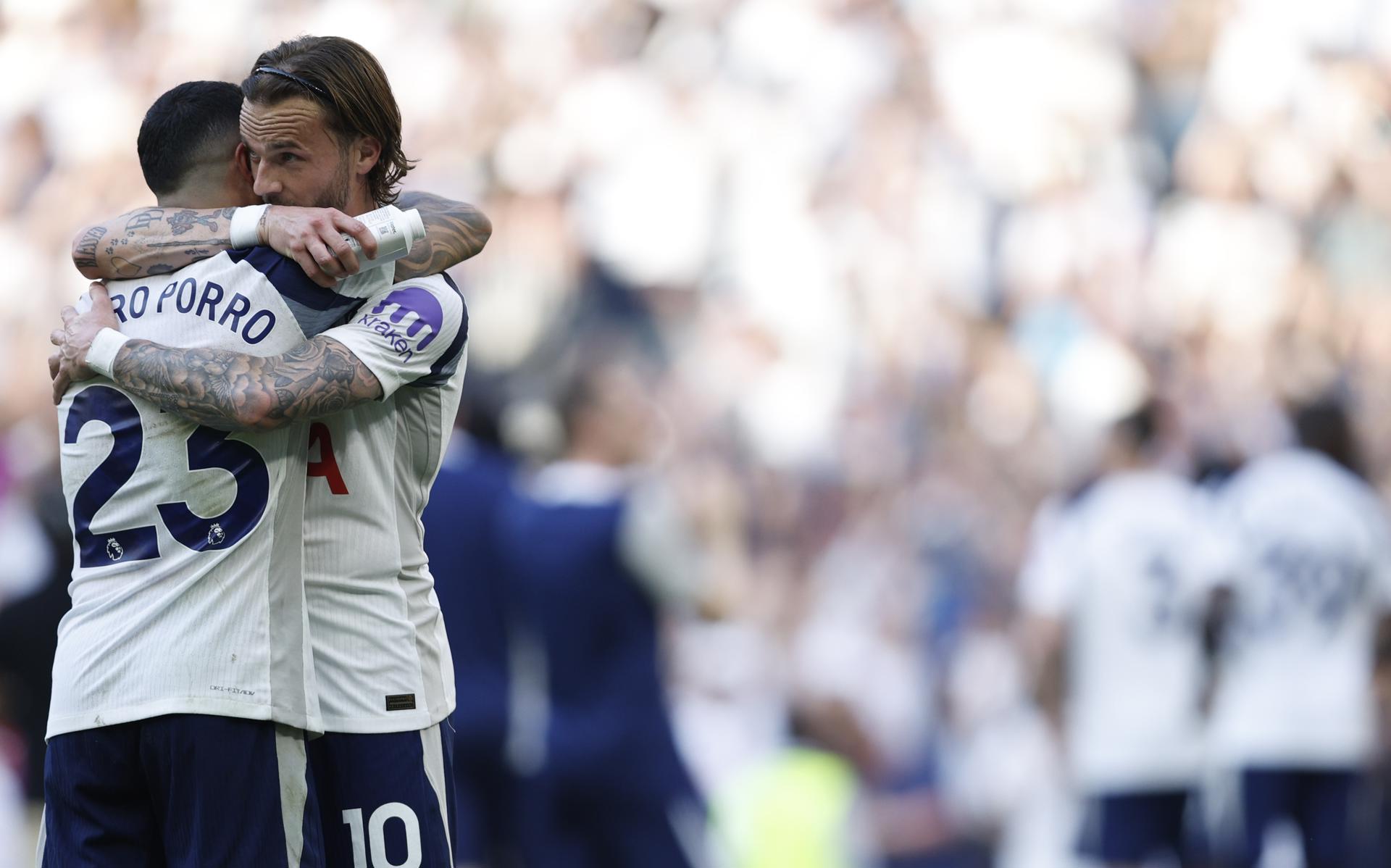 El Tottenham salvó in extremis la permanencia en la Premier League