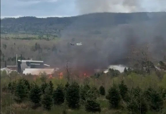 Explosión e incendio de un aserradero en Maine dejó múltiples víctimas