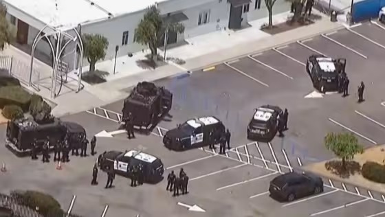 Alerta en California: un hombre abrió fuego en mezquita de San Diego y estiman que hay varios heridos