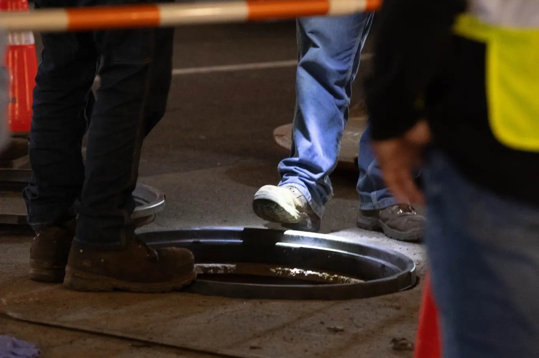 Revelaron la espantosa causa de muerte de la mujer que cayó por una alcantarilla en Nueva York