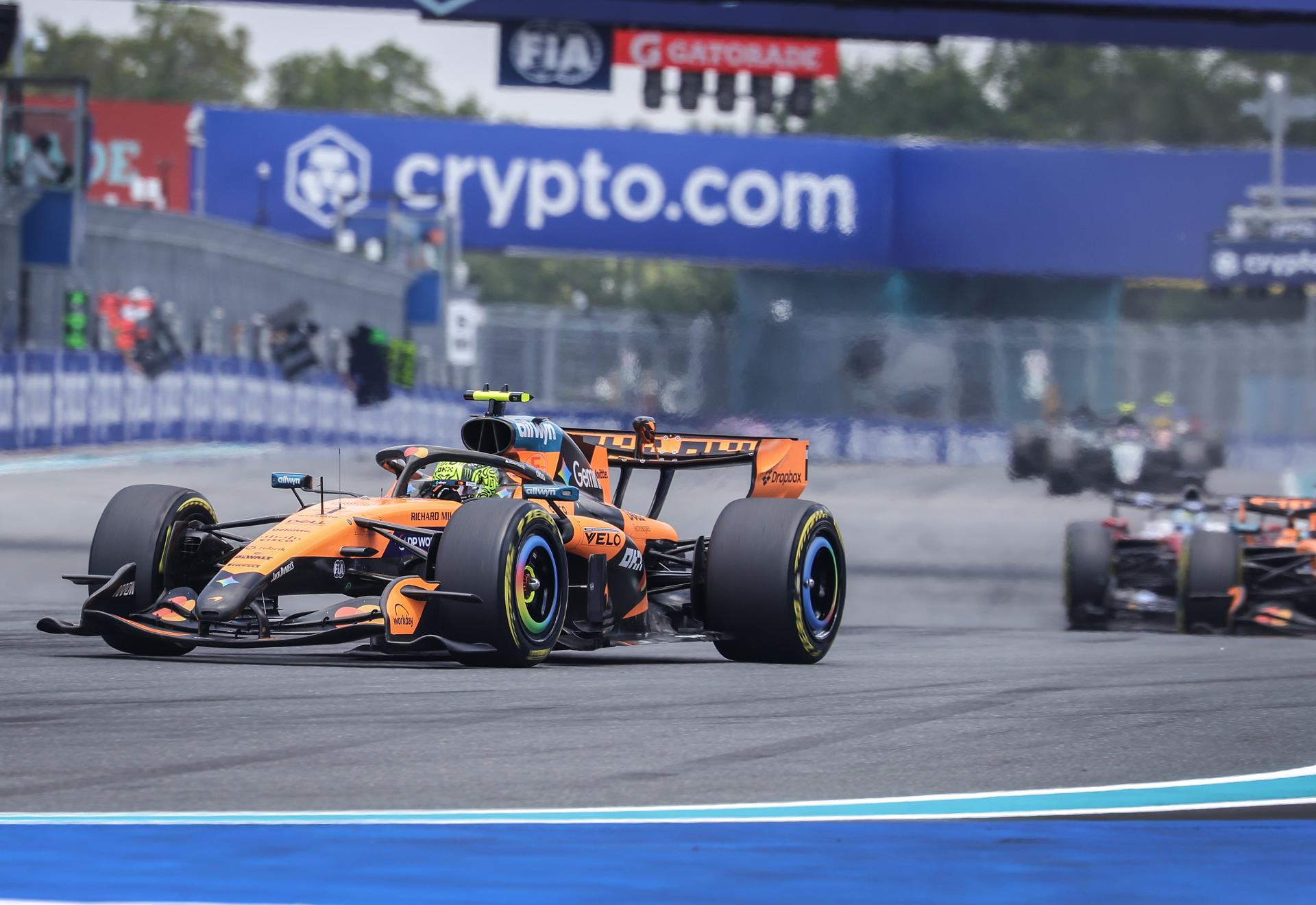 McLaren voló en Miami: Norris dominó la carrera sprint y Piastri completó el doblete