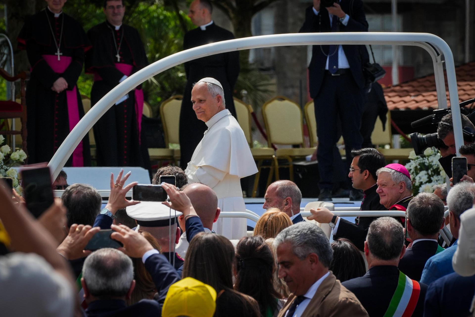 El Papa visitó un pueblo italiano contaminado y denunció 