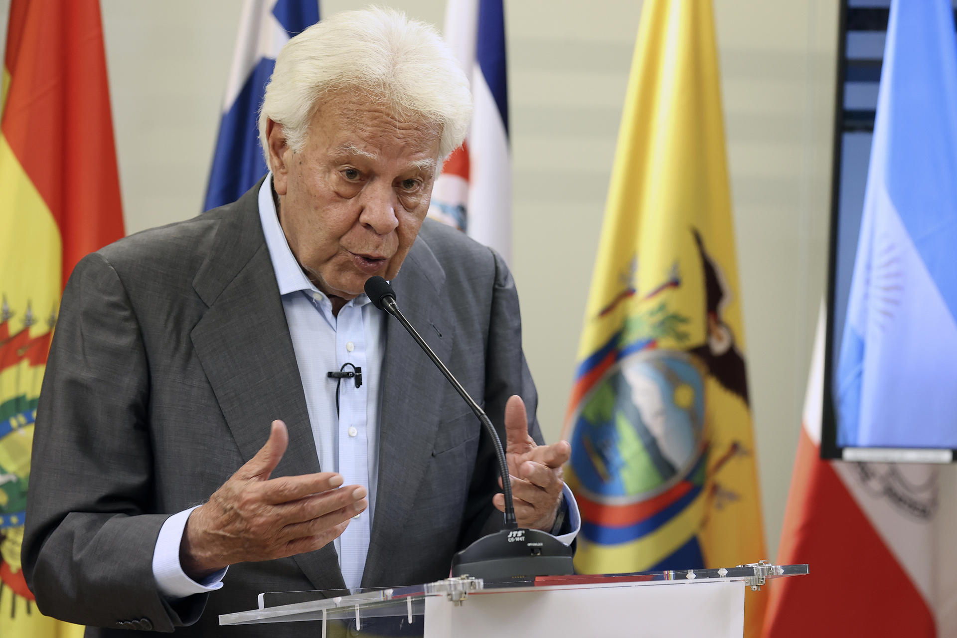 Felipe González reclamó a Pedro Sánchez un adelanto electoral tras los escándalos por corrupción