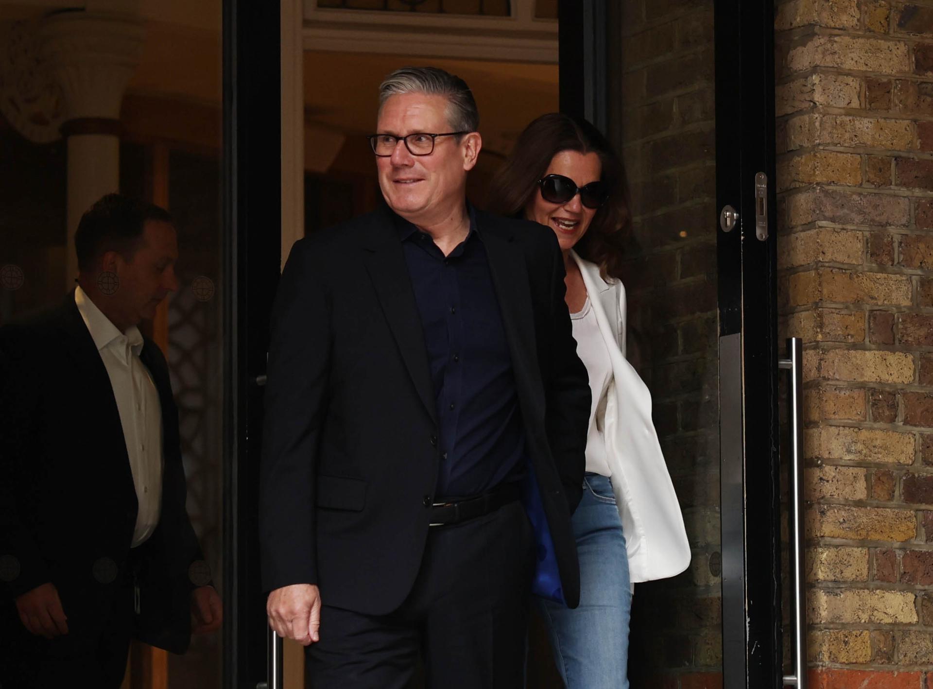 Starmer se niega a dimitir pese a las presiones que recibe de su partido