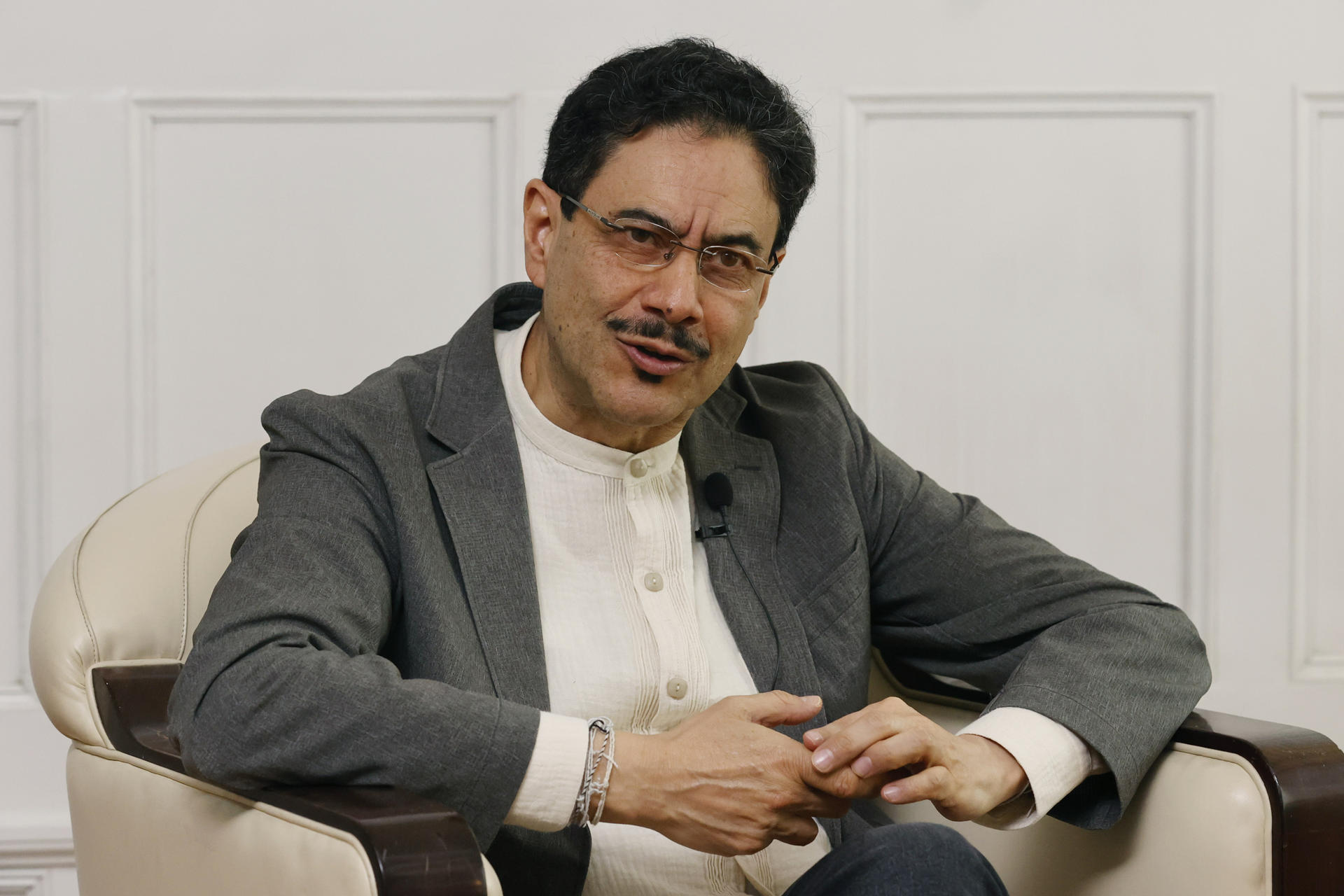 Iván Cepeda asoma la posibilidad de una asamblea constituyente en Colombia si parte de "un acuerdo nacional"