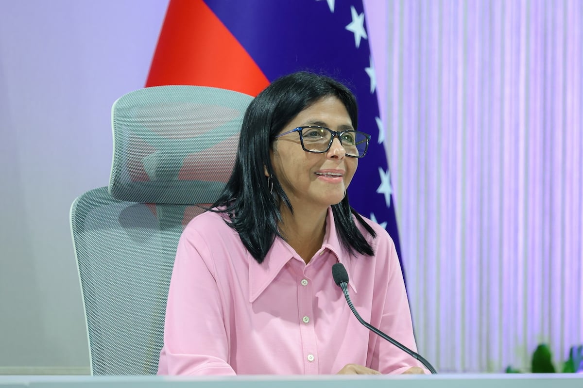 Delcy Rodríguez, sancionada en Europa, viajará a La Haya para pelear el Esequibo