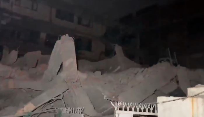 Colapso de edificio en India dejó al menos a seis personas atrapadas en los escombros (VIDEO)