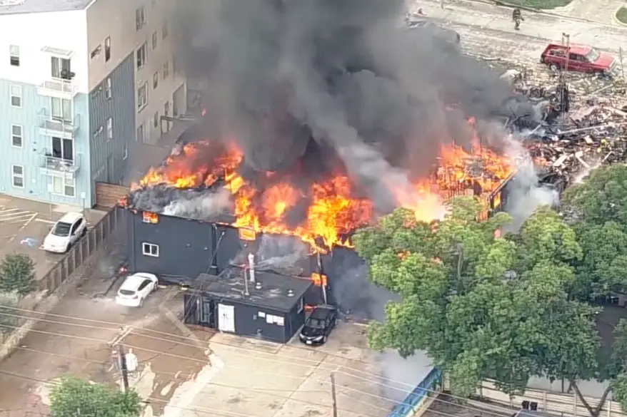 Explosión de gas en un complejo de apartamentos de Dallas habría dejado múltiples muertos (VIDEO)