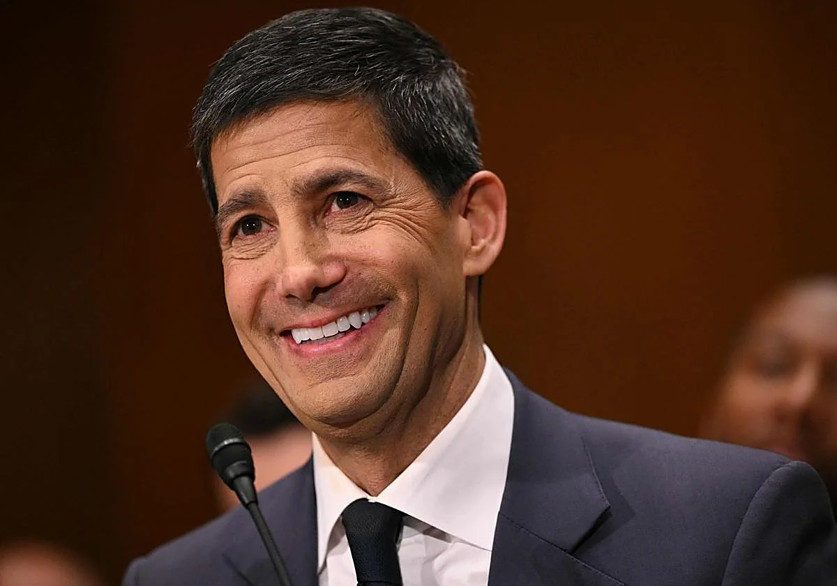 Quién es y a qué se enfrenta Kevin Warsh, el nuevo presidente de la Reserva Federal de EEUU