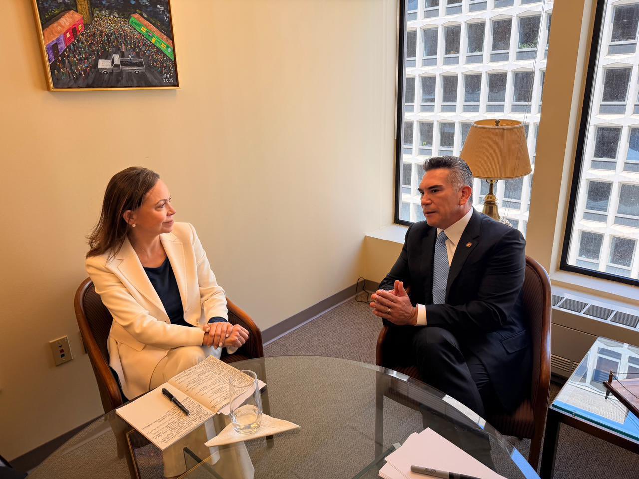 El mensaje que dio un senador mexicano sobre Venezuela tras reunirse con María Corina Machado