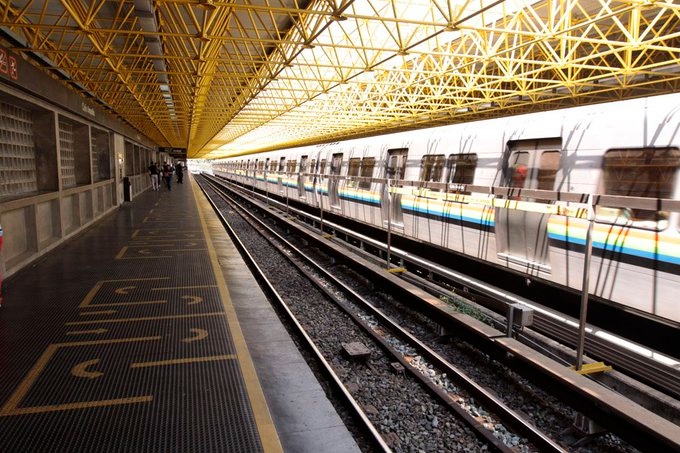 Caos en el Metro de Caracas: hombre caminó por las vías y desató tensión en Caño Amarillo (VIDEO)
