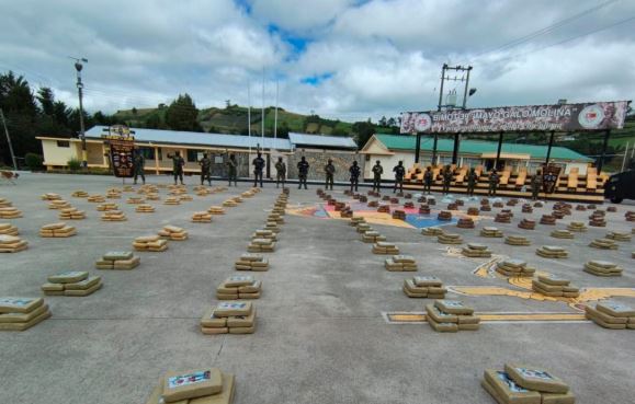Ecuador asestó otro duro golpe al narco tras incautar carga millonaria de droga en frontera con Colombia