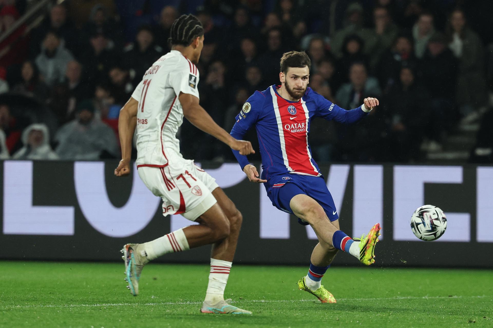 El PSG quedó a un punto de coronarse en Francia tras vencer al Brest