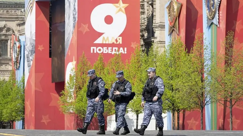 Por qué la ausencia de tanques en el gran Desfile de la Victoria de Rusia es una señal de que la guerra con Ucrania no va bien
