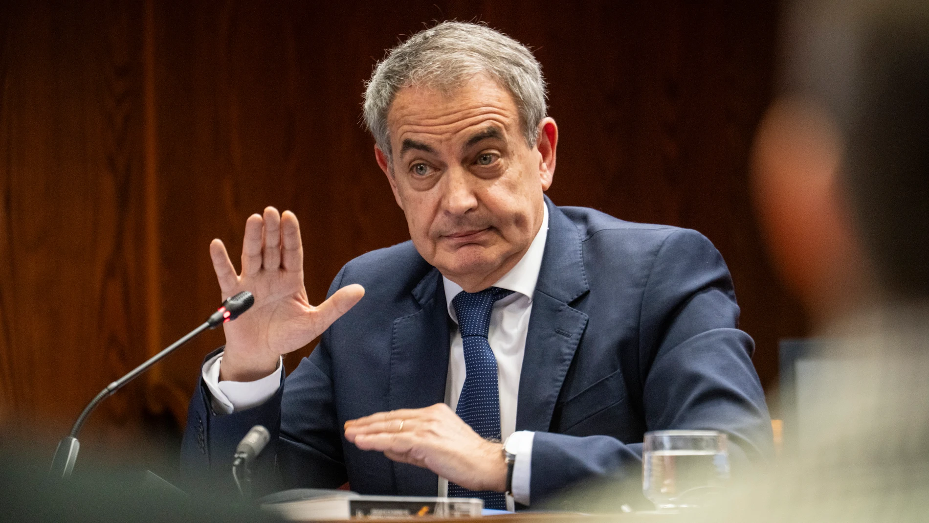 El plan de las cloacas: ayudar a Ábalos "sacudiendo" a Zapatero