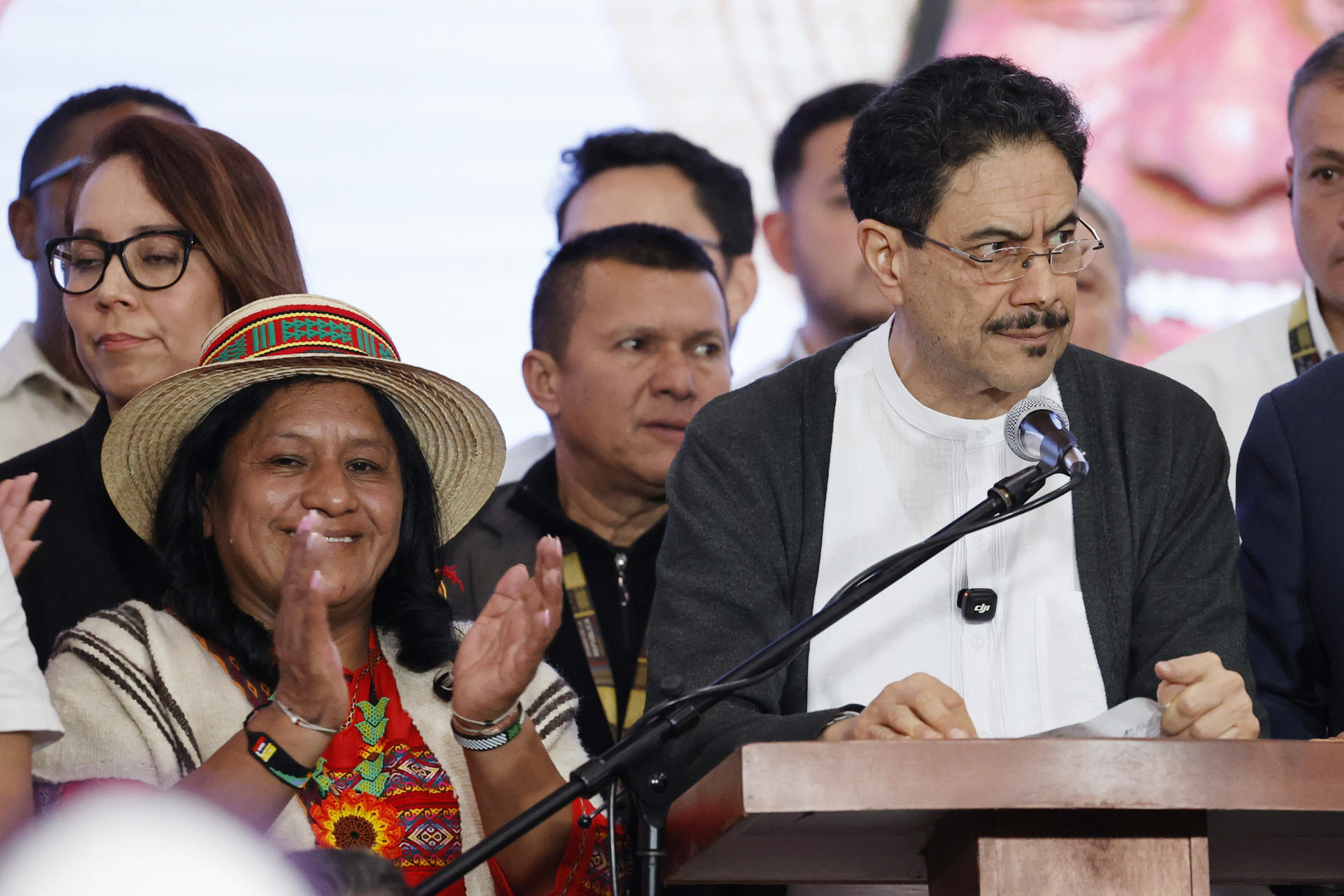 Iván Cepeda reta a Abelardo de la Espriella al primer debate de la campaña electoral colombiana