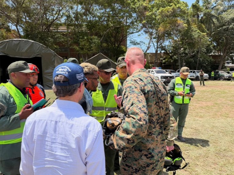 EN FOTOS: John Barrett visita los sitios afectados por los terremotos