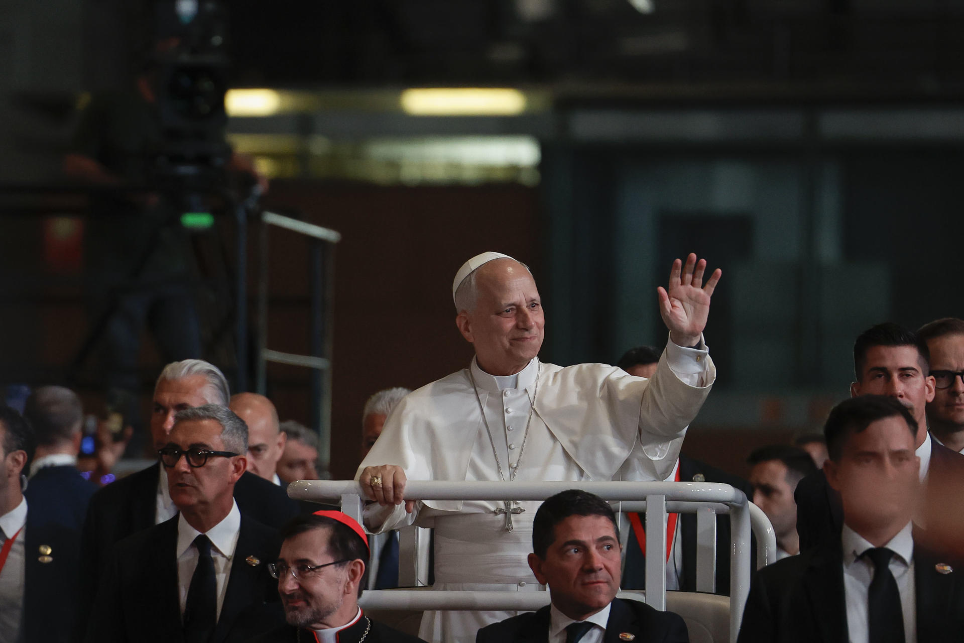 El Papa critica la "lógica del interés y del lucro" en encue