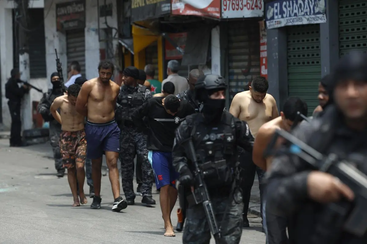 Policía brasileña busca a 25 miembros del Tren de Aragua por tráfico de armas y drogas
