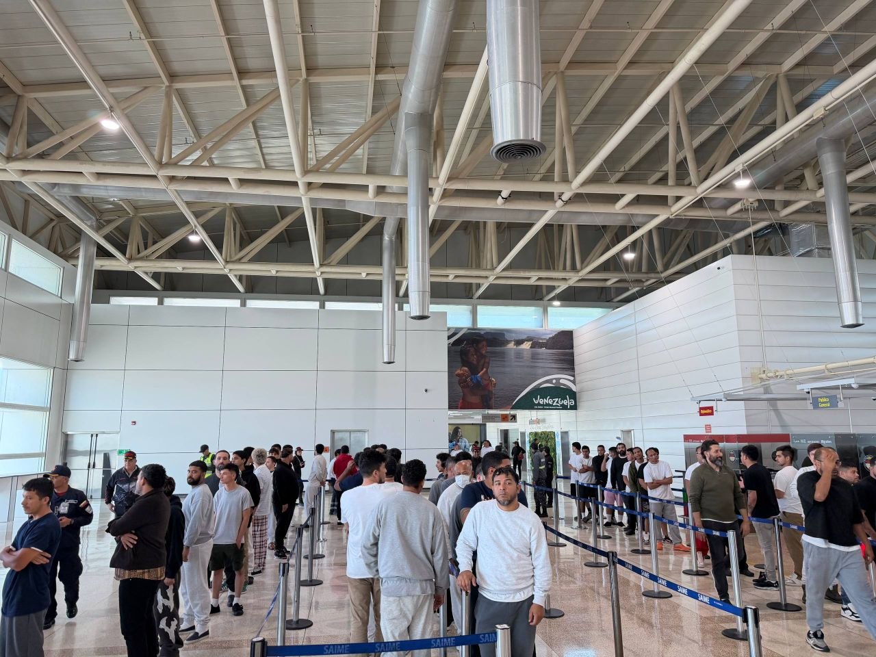 Llegó a Maiquetía un nuevo vuelo con más de 120 migrantes venezolanos deportados de EEUU