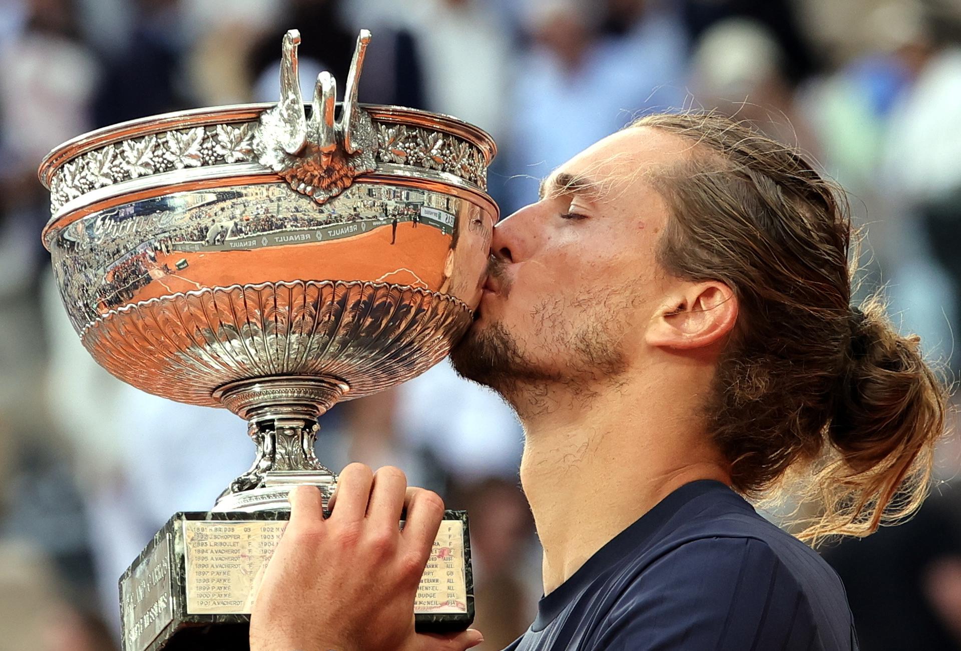 Zverev sobrevivió a una final maratónica ante Cobelli y se a