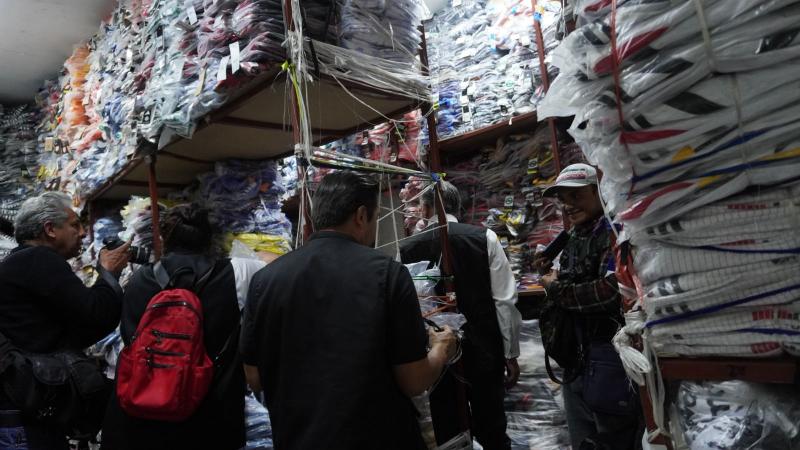 Hong Kong confisca productos falsificados del Mundial valora