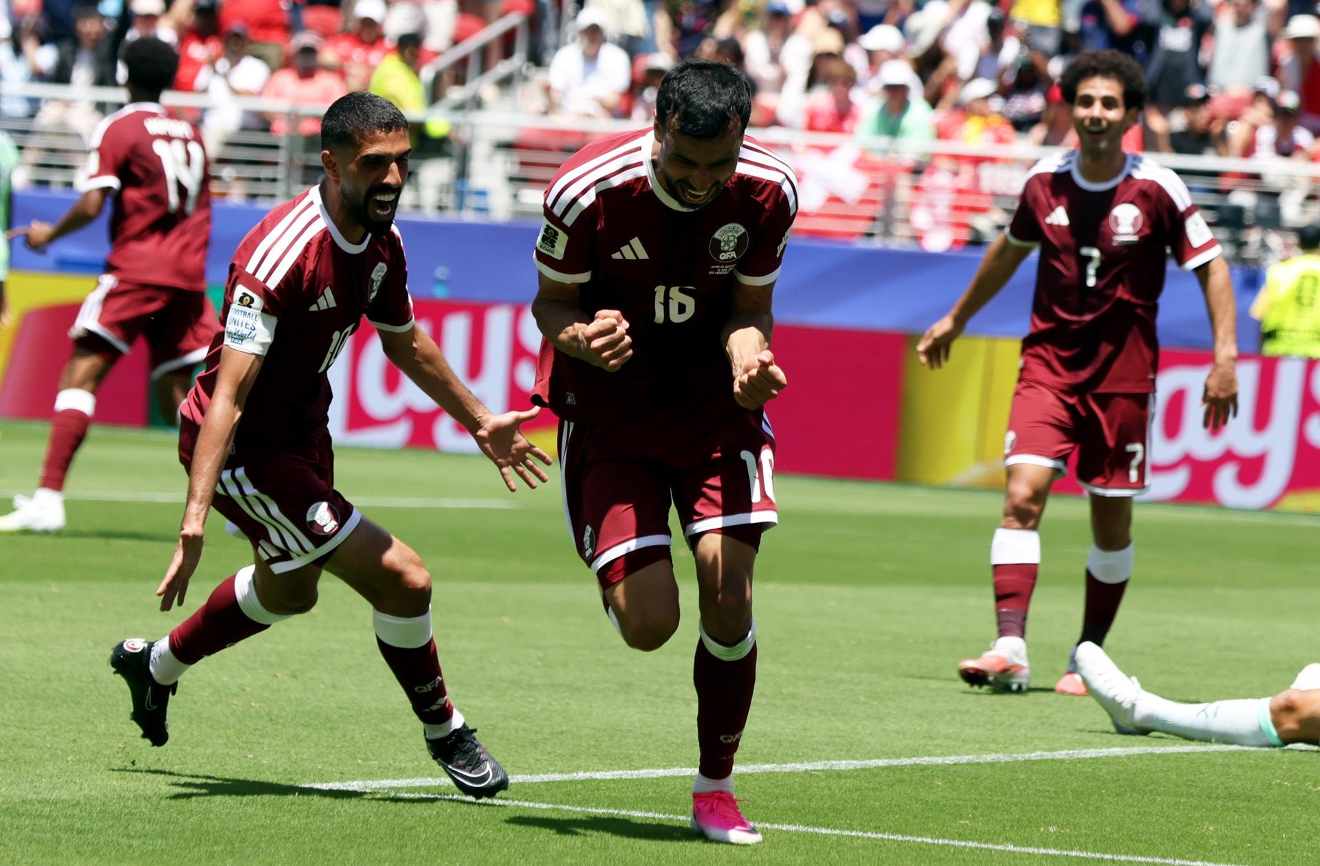 Catar sacó un gol agónico para conseguir un empate ante Suiza