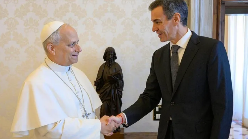 Sánchez comparte con el Papa el compromiso de defender el valor de las migraciones