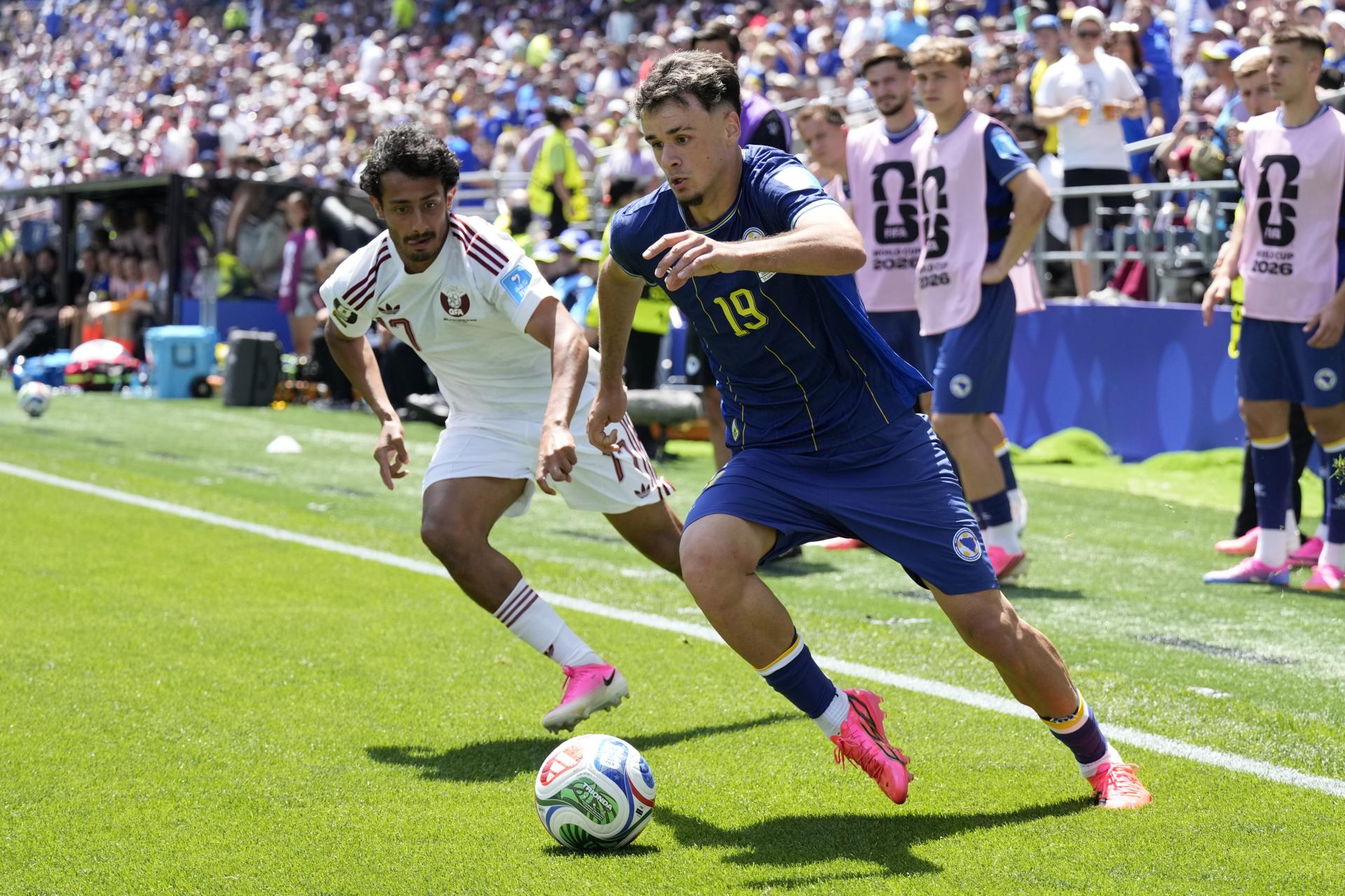 La joya de Bosnia que destronó a Mbappé con un GOLAZO en la historia de los Mundiales (Video)