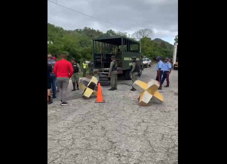 PNB retuvo a estudiantes de la USB pese a tener permiso oficial para entregar insumos en Higuerote (VIDEO)