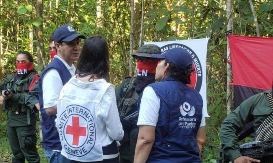 Cruz Roja facilitó liberación de dos cautivos del ELN muy cerca de Venezuela