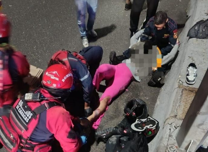 Motorizado perdió la vida en la bajada de Tazón al colisionar frontalmente con un camión