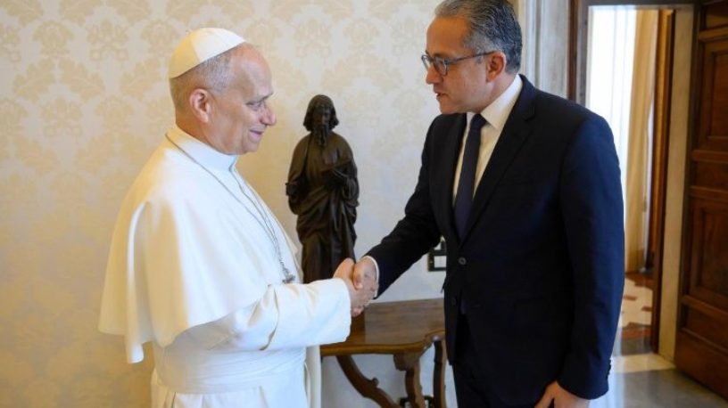 El papa León XIV conversó con el director de la Unesco sobre los desafíos de la IA