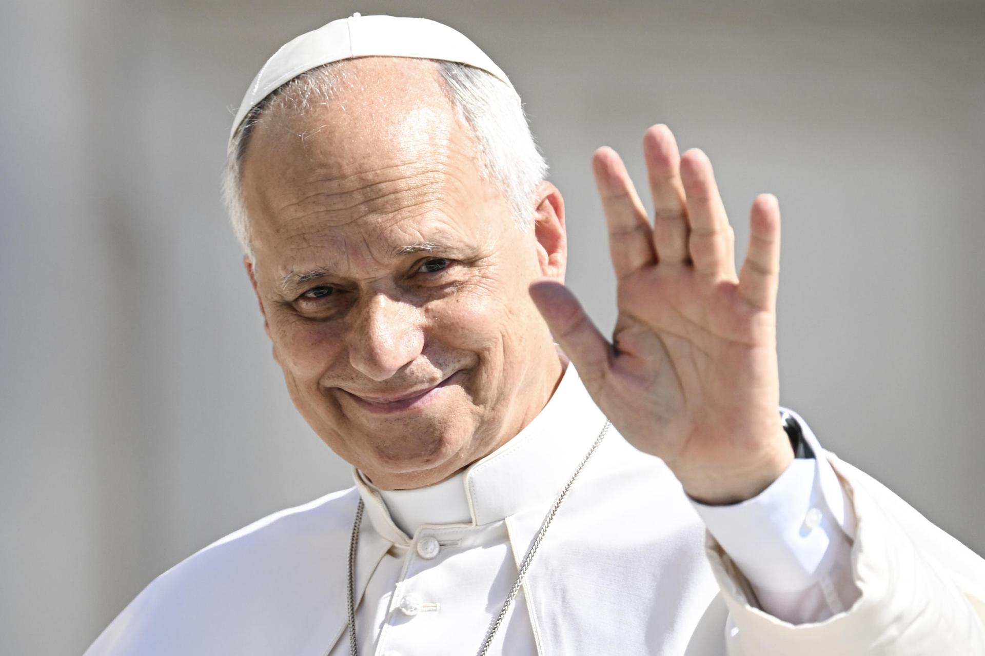 El papa León XIV pide a los jóvenes que elijan con sabiduría su colegio y universidad