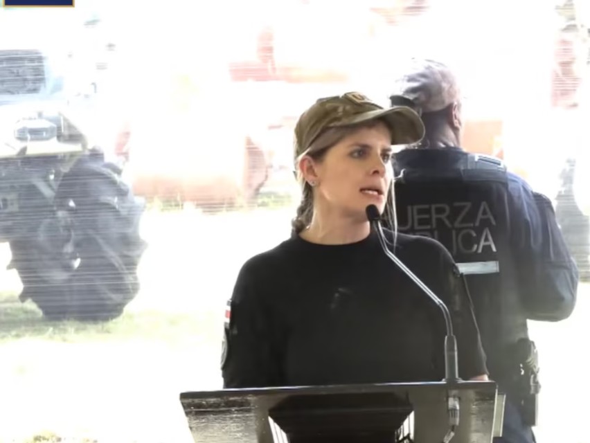 Evacuan a la presidenta de Costa Rica de una gira de campo tras escucharse una explosión