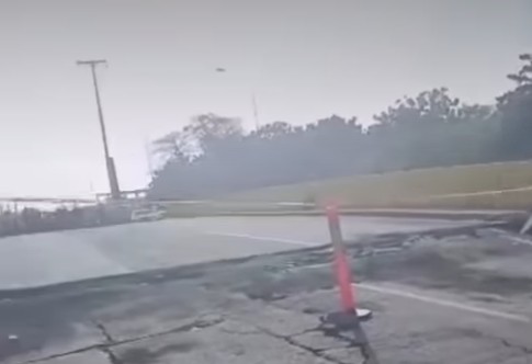 Colapsa el puente de Caraballeda tras una réplica sísmica