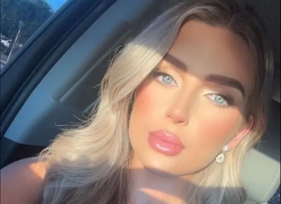 Cover image for Baño de sangre en Luisiana: Una glamurosa esteticista fue asesinada a tiros por su ex